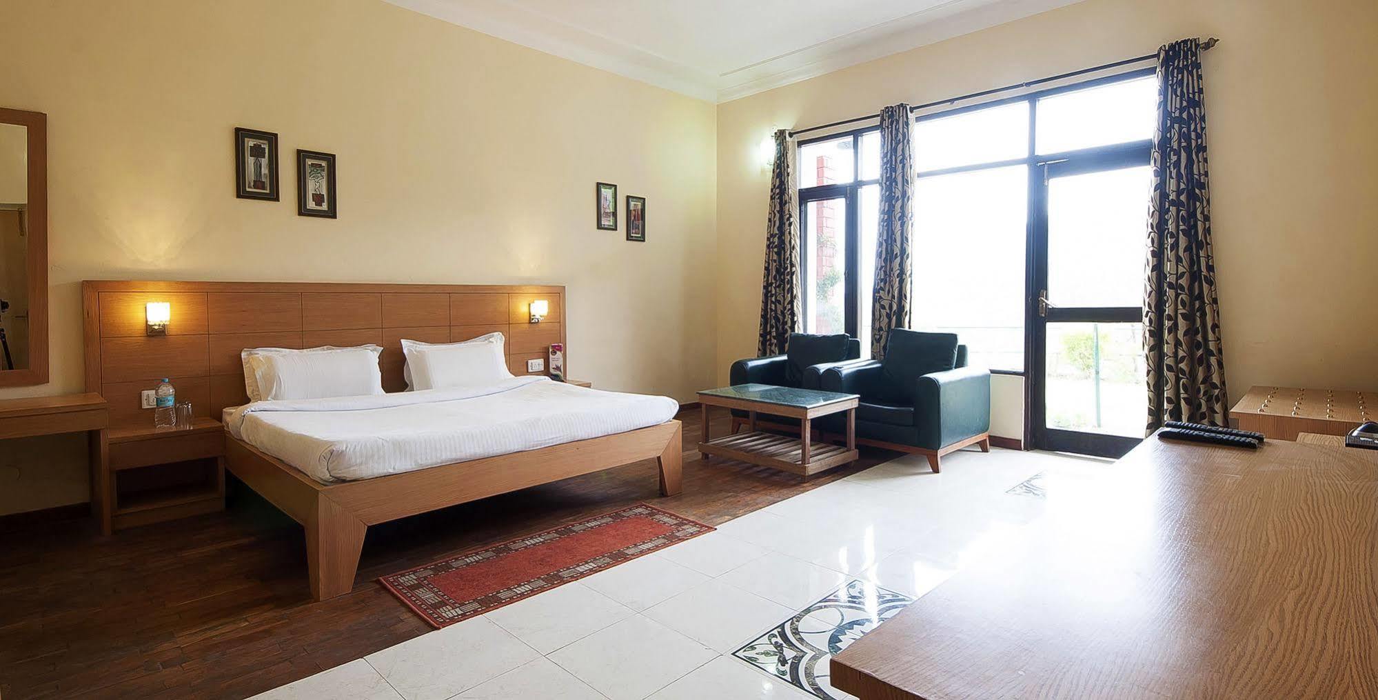 Natureraga Fernhill Resort Chail Exterior foto